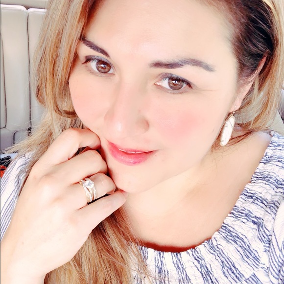 Meet your Posher, Edna - Picture 4 of 15